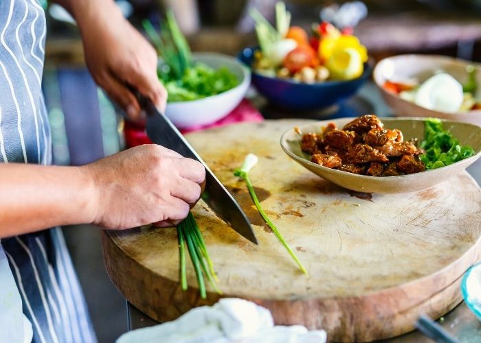 Quanto cobrar para cozinhar em domicílio