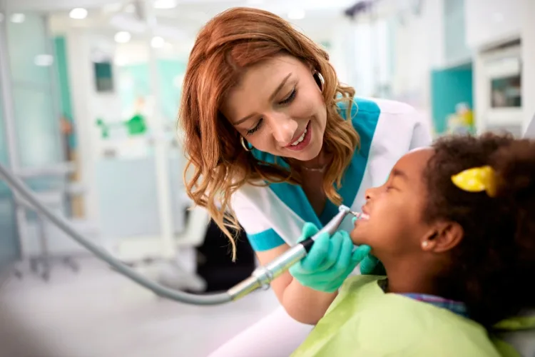 Qual a área da odontologia que ganha mais dinheiro